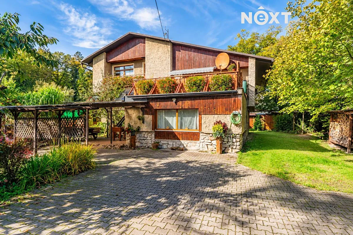 Prodej rodinného domu 280 m², pozemek 1083 m²